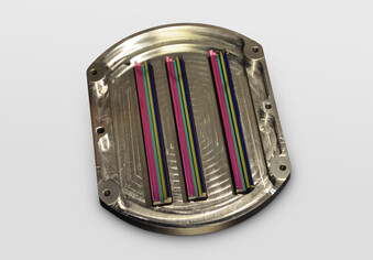 Beam splitter for airborne cameras for the fragmentation of colors and angles Beam splitter for airborne cameras for the fragmentation of colors and angles